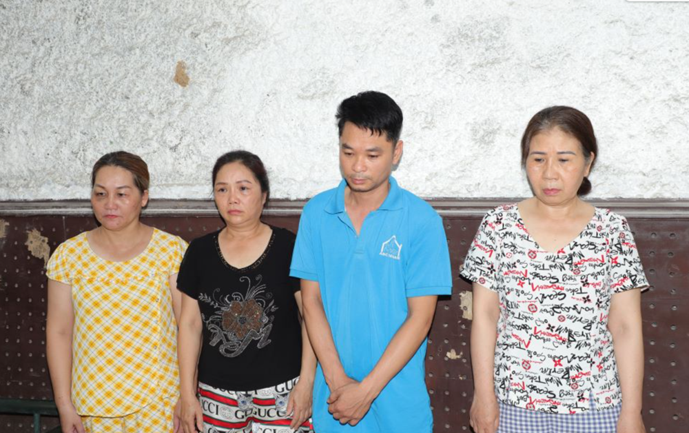 Bắt Nguyễn Duy Phương sinh năm 2002 và 6 đồng bọn, thu giữ 319 điện thoại di động - ảnh 3