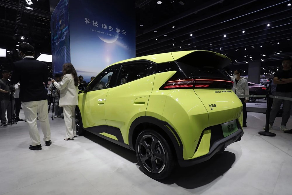 Xe BYD giảm giá chưa từng có, cổ phiếu xe điện đồng loạt lao dốc: Chuyện gì đang xảy ra? - ảnh 1