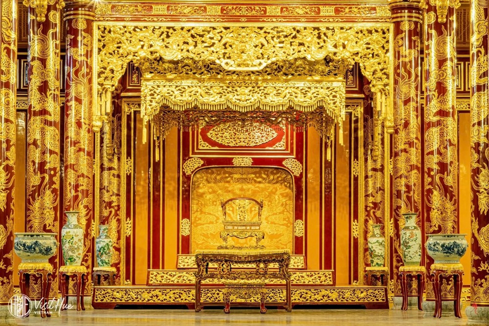 Phó Thủ tướng yêu cầu kiểm điểm tổ chức, cá nhân trong vụ việc đập gãy Ngai vàng vua triều Nguyễn, báo cáo trước ngày 1/6 - ảnh 2