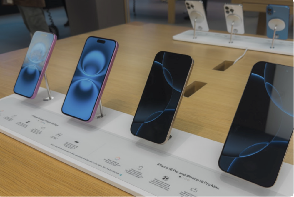 iPhone 2.000 USD: Sự thật phía sau tối hậu thư của ông Trump và lý do Apple không thể rút khỏi Trung Quốc - ảnh 2