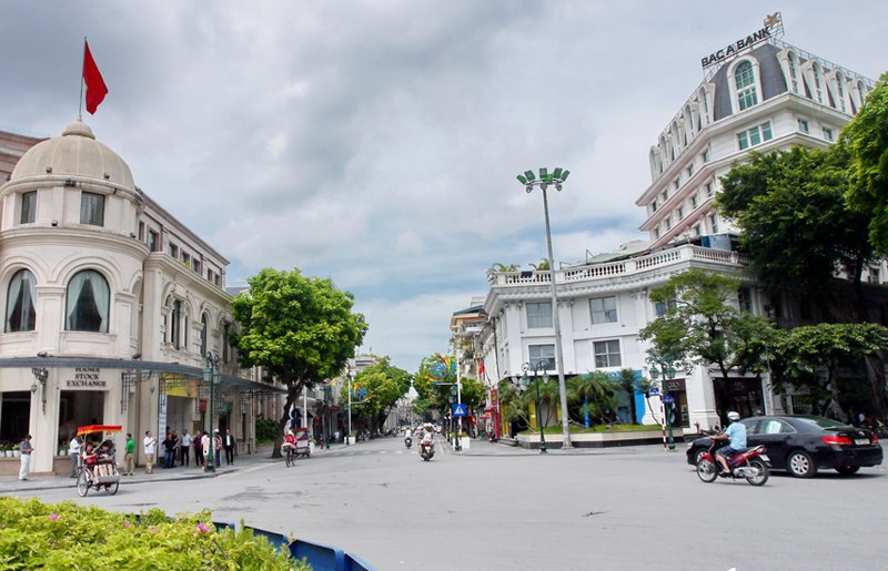 Công trình hơn trăm tuổi giữa lòng Thủ đô: Nơi thông qua bản Hiến pháp đầu tiên của Việt Nam, mang đậm kiến trúc Pháp, quy mô và lộng lẫy bậc nhất Hà Nội- Ảnh 5. Công trình hơn trăm tuổi giữa lòng Thủ đô: Nơi thông qua bản Hiến pháp đầu tiên của Việt Nam, mang đậm kiến trúc Pháp, quy mô và lộng lẫy bậc nhất Hà Nội- Ảnh 5.