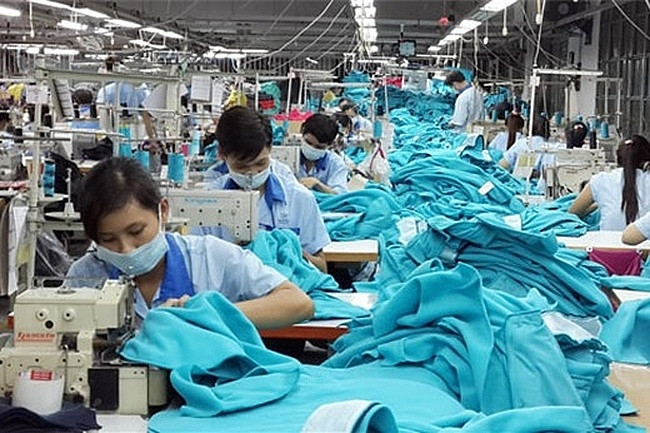 Đơn hàng xuất khẩu kín tới tháng 9, vì sao doanh nghiệp dệt may vẫn thấp thỏm?