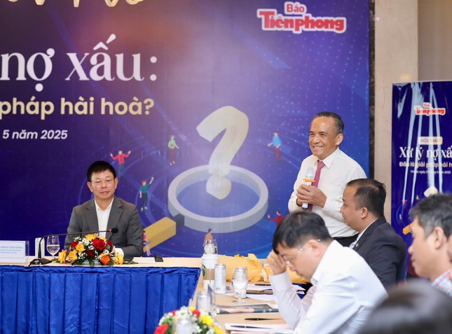 Không thể gỡ nợ xấu nếu tín dụng bất động sản 'đóng băng' ảnh 2