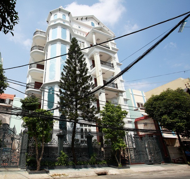 Nữ nghệ sĩ sinh sống trong biệt thự 500m2: Giá trăm tỷ đồng, bên trong nội thất hoàng gia- Ảnh 2. Nữ nghệ sĩ sinh sống trong biệt thự 500m2: Giá trăm tỷ đồng, bên trong nội thất hoàng gia- Ảnh 2.