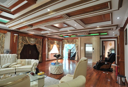 Nữ nghệ sĩ sinh sống trong biệt thự 500m2: Giá trăm tỷ đồng, bên trong nội thất hoàng gia- Ảnh 3. Nữ nghệ sĩ sinh sống trong biệt thự 500m2: Giá trăm tỷ đồng, bên trong nội thất hoàng gia- Ảnh 3.