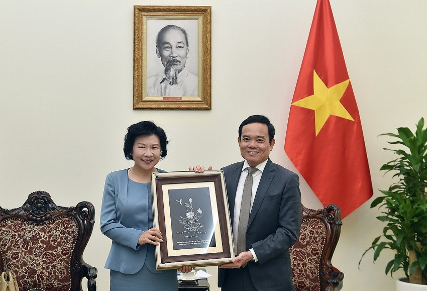 Tập đoàn Trung Quốc đầu tư 1,5 tỷ USD vào Việt Nam công bố xuất xưởng lô lốp xe điện VinFast