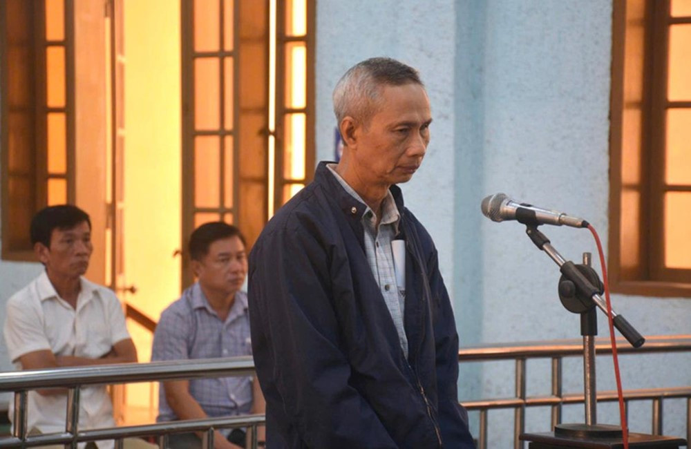 Cựu cán bộ thuế Ngô Thanh Thí chính thức bị tuyên phạt 12 tháng tù - ảnh 1