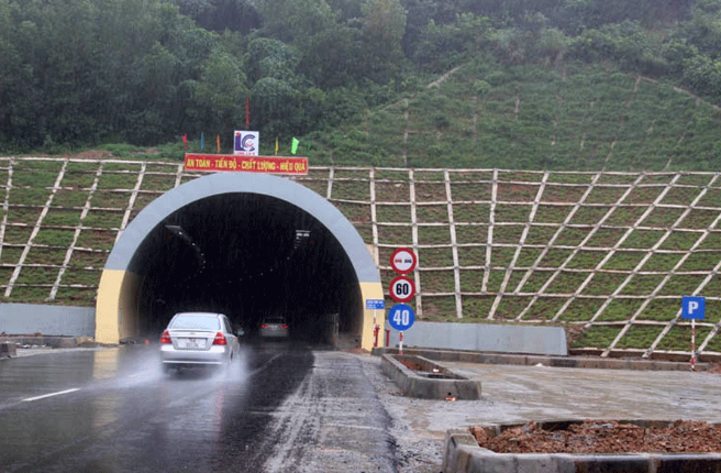 Hầm xuyên núi 1.700 tỷ cách hầm dài nhất Đông Nam Á 3km, phá thế cổ chai Quốc lộ 1, rút ngắn kết nối từ 1 giờ còn 10 phút- Ảnh 1.