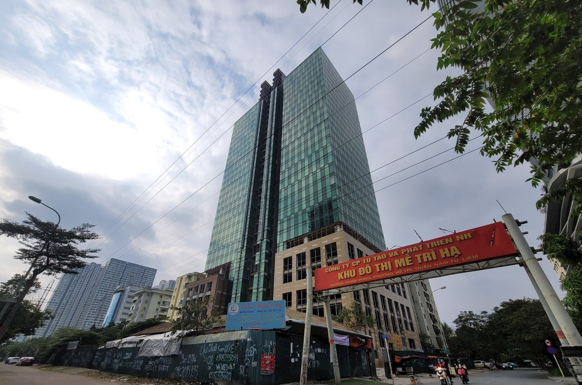 Tháp 27 tầng nằm đối diện tòa nhà chọc trời cao nhất Thủ đô sắp thoát cảnh hoang phế?- Ảnh 1.