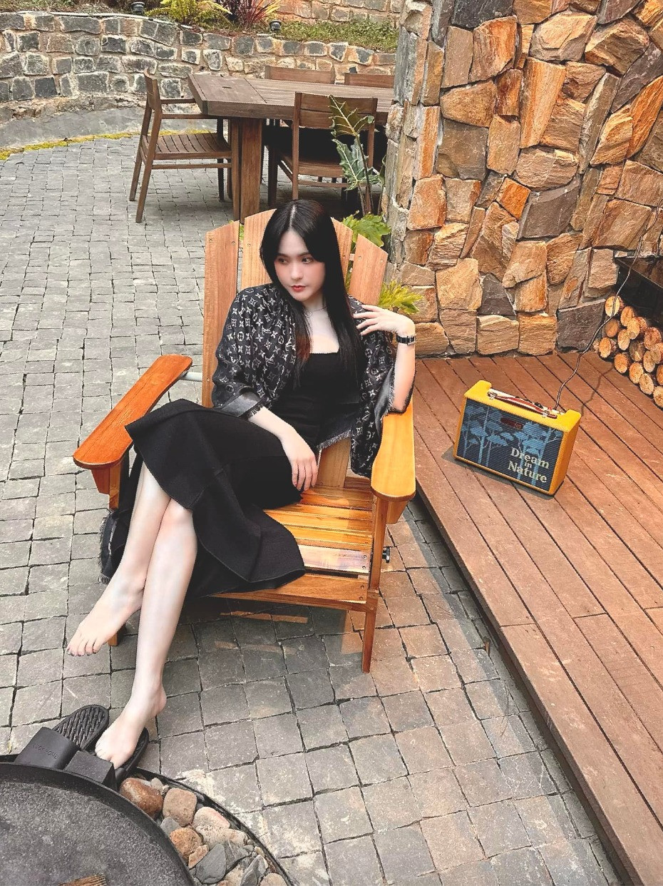 Vợ chồng Đoàn Di Băng sở hữu biệt thự giữa rừng thông Đà Lạt: Là chốn nghỉ dưỡng riêng tư, giá trị thực chưa từng được tiết lộ- Ảnh 3. Vợ chồng Đoàn Di Băng sở hữu biệt thự giữa rừng thông Đà Lạt: Là chốn nghỉ dưỡng riêng tư, giá trị thực chưa từng được tiết lộ- Ảnh 3.