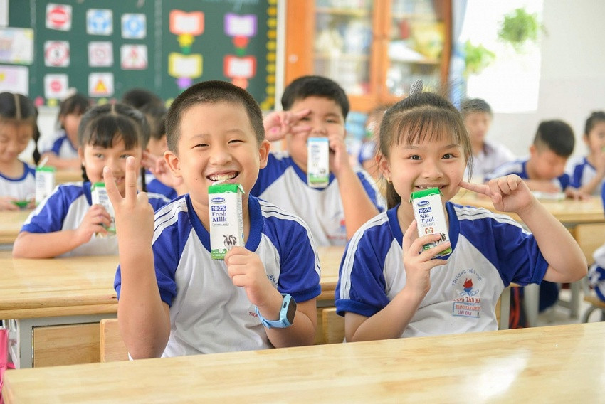 Vinamilk (VNM) đề xuất được cung cấp sữa cho gần 1 triệu trẻ em bậc mầm non, tiểu học