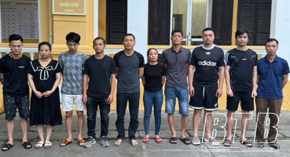 Khởi tố ‘trùm’ rửa tiền Phạm Hồng Chuyền cùng 13 đồng phạm, phong tỏa hơn 500 tài khoản ngân hàng - ảnh 1