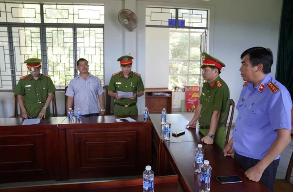 Khởi tố một Chủ tịch UBND xã cùng công chức tài chính kế toán - ảnh 2