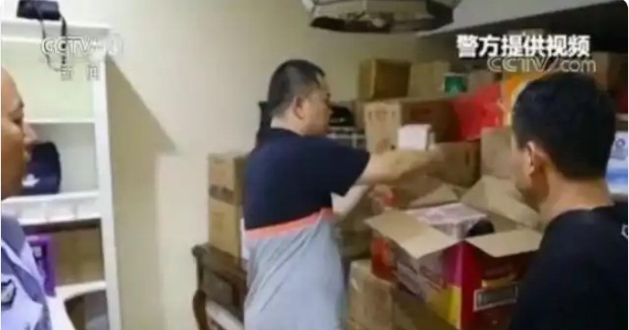 Tịch thu 4.600 tỷ đồng tiền mặt giấu ở khe tường, trần và sàn biệt thự thuộc sở hữu của một Tổng Giám đốc - ảnh 2