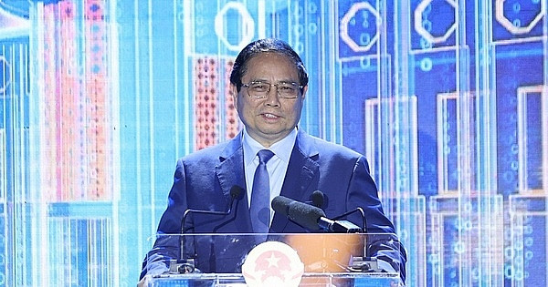 Thủ tướng mong các ngân hàng 'mở lòng ra một chút nữa', giảm thêm lãi suất cho gói tín dụng 500.000 tỷ