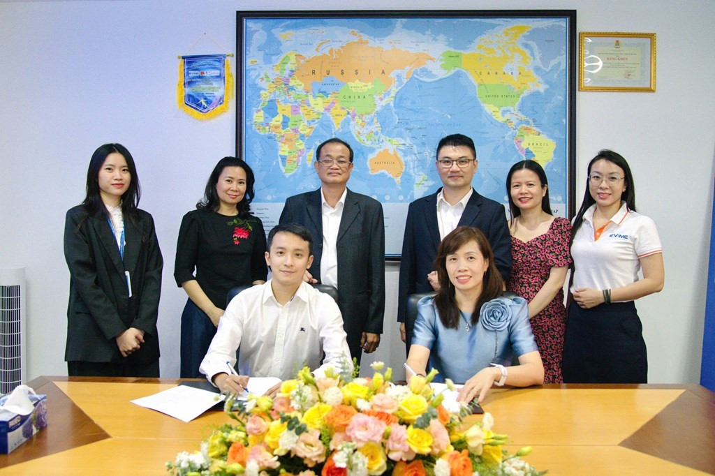 Hòa Phát (HPG) 'chốt deal' 1.000 vỏ container với VIMC Lines