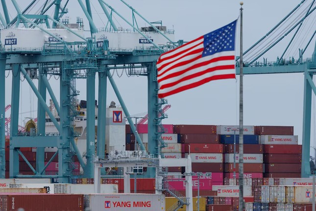 Ông Trump vừa được 'giải cứu' ảnh 2