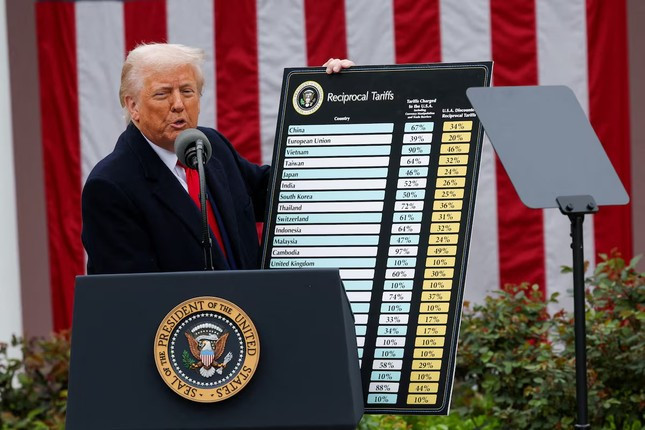 Ông Trump vừa được 'giải cứu' ảnh 1