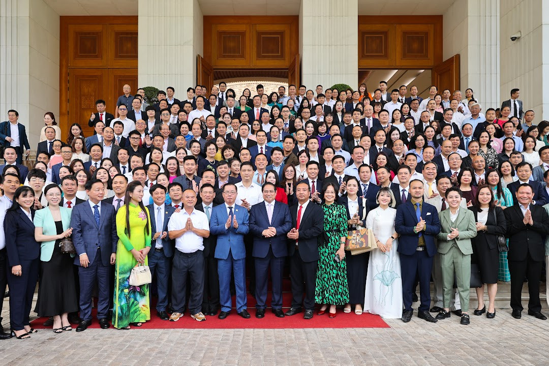 TỔNG THUẬT: Tọa đàm của Thủ tướng Chính phủ với doanh nghiệp về phát triển kinh tế tư nhân- Ảnh 28. TỔNG THUẬT: Tọa đàm của Thủ tướng Chính phủ với doanh nghiệp về phát triển kinh tế tư nhân- Ảnh 28.