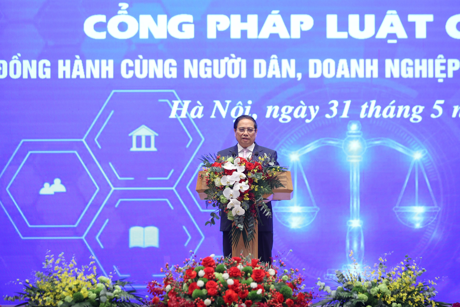 Thủ tướng Phạm Minh Chính khai trương Cổng Pháp luật quốc gia- Ảnh 3. Thủ tướng Phạm Minh Chính khai trương Cổng Pháp luật quốc gia- Ảnh 3.