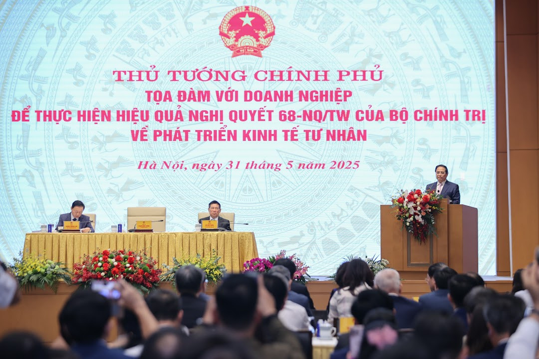 TỔNG THUẬT: Tọa đàm của Thủ tướng Chính phủ với doanh nghiệp về phát triển kinh tế tư nhân- Ảnh 5. TỔNG THUẬT: Tọa đàm của Thủ tướng Chính phủ với doanh nghiệp về phát triển kinh tế tư nhân- Ảnh 5.