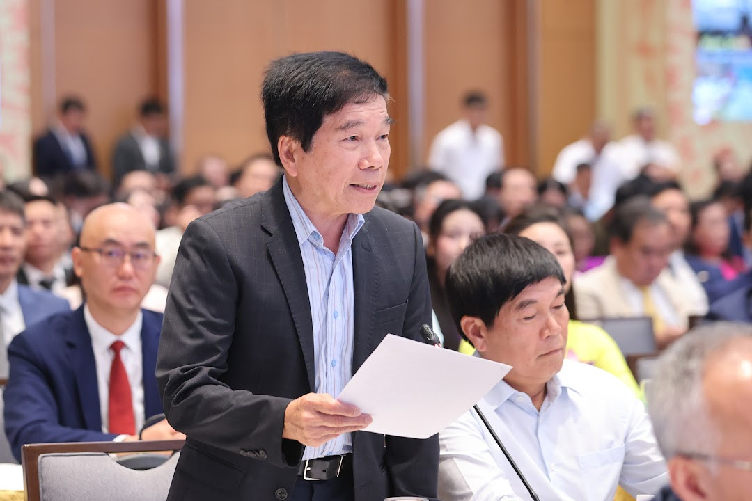 TỔNG THUẬT: Tọa đàm của Thủ tướng Chính phủ với doanh nghiệp về phát triển kinh tế tư nhân- Ảnh 12. TỔNG THUẬT: Tọa đàm của Thủ tướng Chính phủ với doanh nghiệp về phát triển kinh tế tư nhân- Ảnh 12.