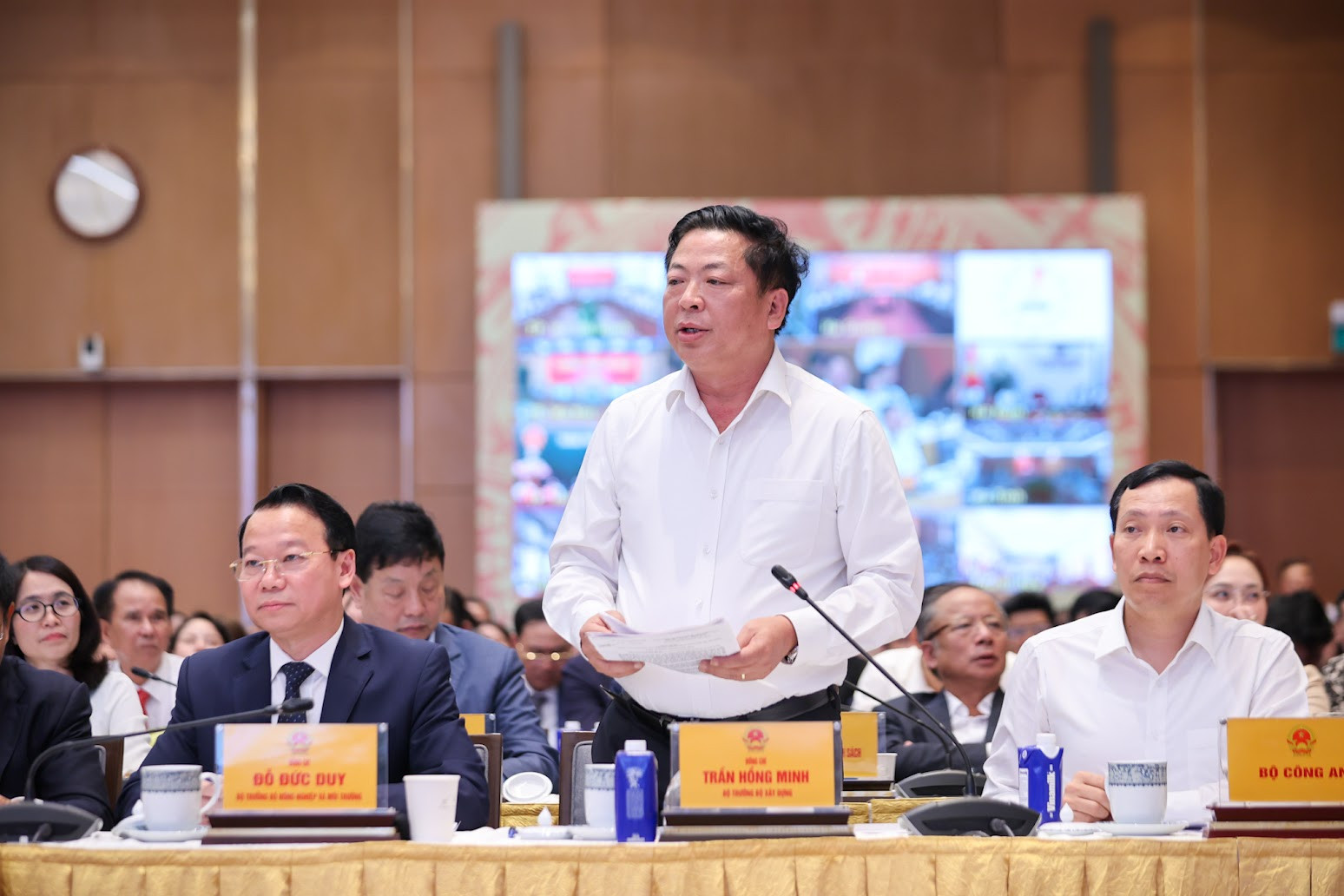 TỔNG THUẬT: Tọa đàm của Thủ tướng Chính phủ với doanh nghiệp về phát triển kinh tế tư nhân- Ảnh 24. TỔNG THUẬT: Tọa đàm của Thủ tướng Chính phủ với doanh nghiệp về phát triển kinh tế tư nhân- Ảnh 24.