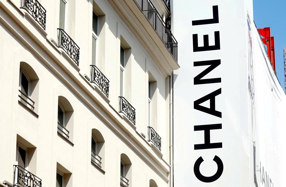 Hãy tư duy 50 năm chứ không phải 5 năm: Không đi thuê cửa hàng, Chanel âm thầm ôm đất vàng, xây dựng đế chế bất động sản trải khắp toàn cầu - ảnh 1