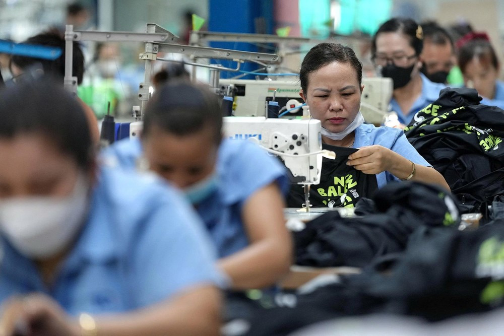 Xuất khẩu lao dốc, sản xuất ‘đóng băng’: Châu Á ‘rét run’ vì chính sách thuế của ông Trump - ảnh 1