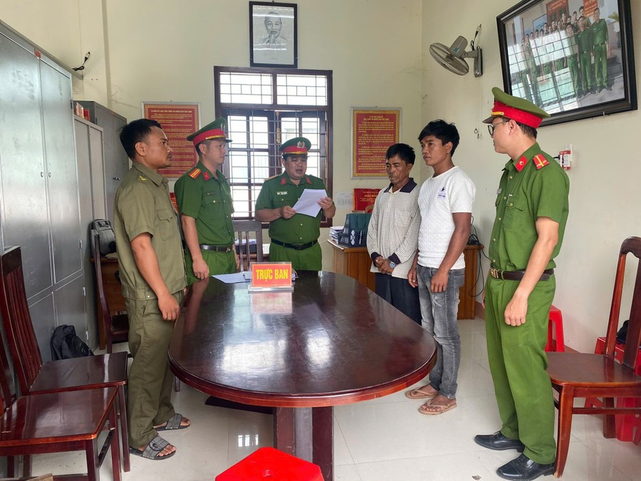 Bắt tạm giam, khởi tố cùng lúc 2 bố con - ảnh 1