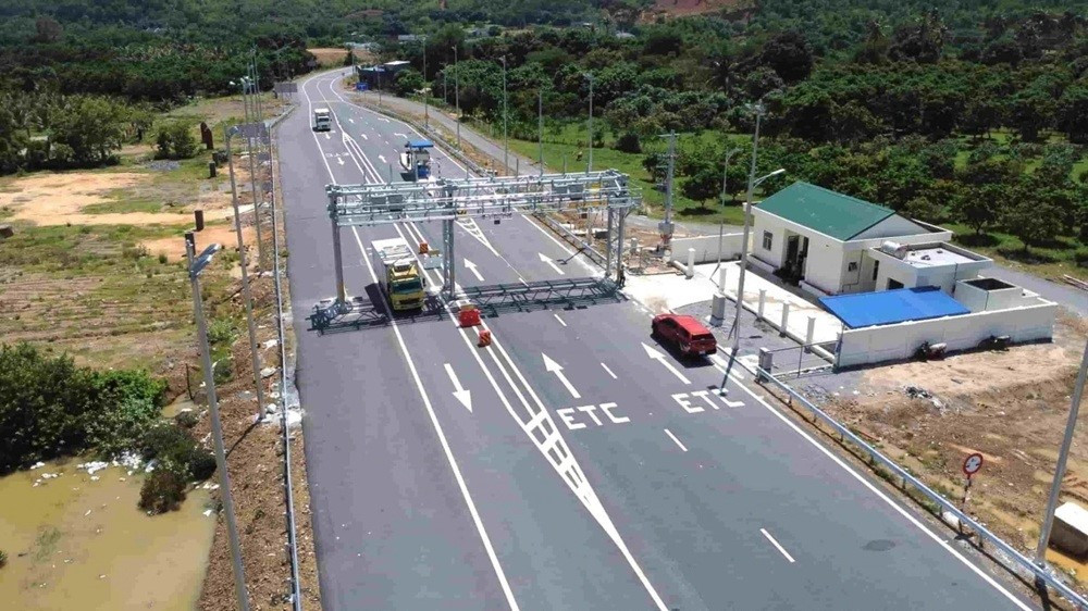 Điểm tin nóng 3/6: Bộ Xây dựng lên tiếng về phương án mở rộng cao tốc Bắc - Nam tiết kiệm 152.000 tỷ đồng của ‘Vua đào hầm’ Đèo Cả, tin mới vụ tố C. P Việt Nam bán heo bẩn - ảnh 1