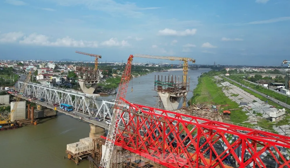 Cây cầu đường sắt nằm sát cây cầu hơn 100 tuổi sẽ bị phá dỡ ở Hà Nội tăng tốc hoàn thành đúng kế hoạch- Ảnh 3. Cây cầu đường sắt nằm sát cây cầu hơn 100 tuổi sẽ bị phá dỡ ở Hà Nội tăng tốc hoàn thành đúng kế hoạch- Ảnh 3.