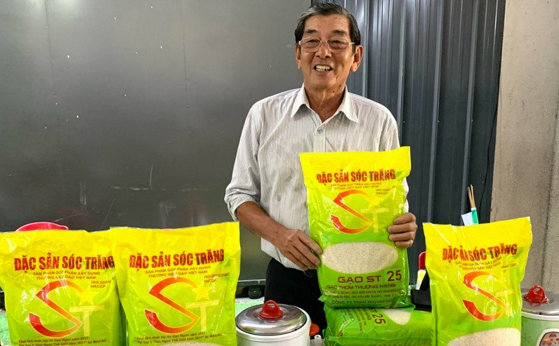 Cha đẻ gạo ST25 hướng dẫn cách nhận biết gạo thật trong 30 giây