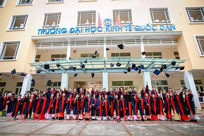 Đại học có sinh viên tốt nghiệp với thu nhập thuộc nhóm cao nhất Việt Nam, 'lò đào tạo' 10 CEO ngân hàng lớn nhất nước - ảnh 2