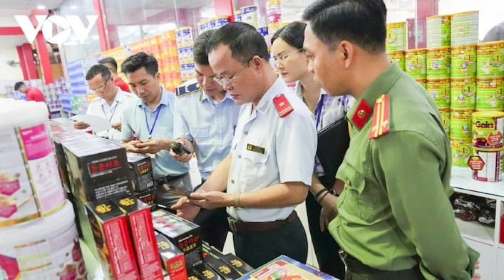 Điều gì đang xảy ra ở Điện Biên khiến cả dãy phố kinh doanh đột ngột đóng cửa im lìm?
