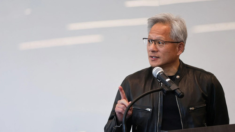 Vượt Microsoft, Nvidia chính thức giành lại ngôi vị công ty giá trị nhất thế giới - ảnh 1