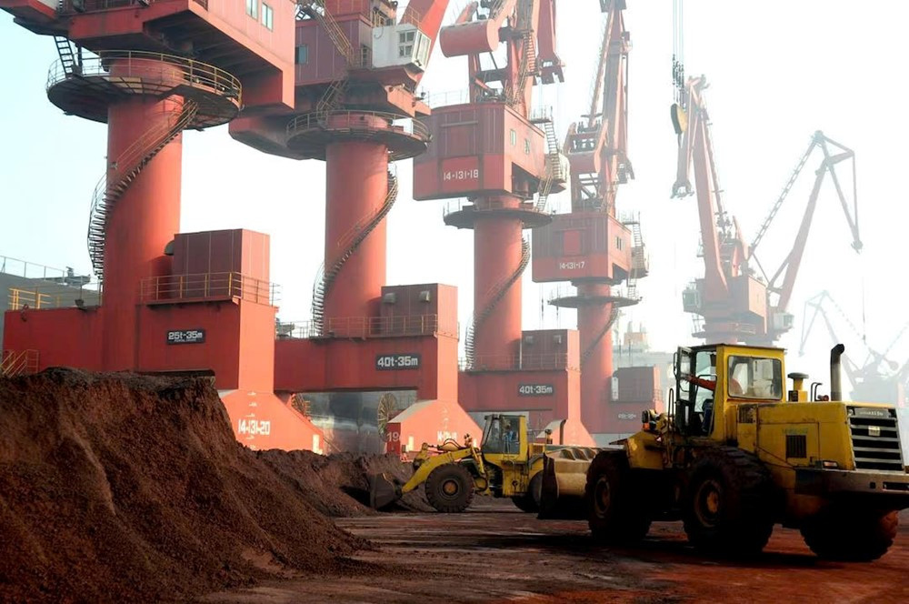Một quyết định từ Trung Quốc đang khiến cả ngành công nghiệp toàn cầu ‘ngồi trên đống lửa’ - ảnh 1