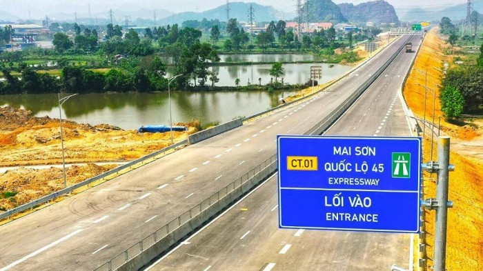 Tuyến cao tốc Mai Sơn - Quốc lộ 45. Nguồn ảnh: Báo Người Lao Động Tuyến cao tốc Mai Sơn - Quốc lộ 45. Nguồn ảnh: Báo Người Lao Động