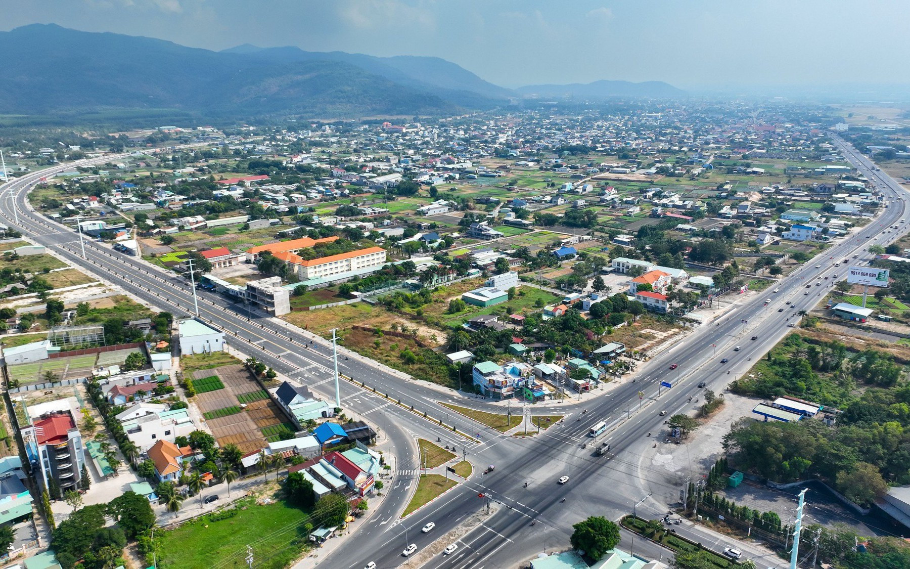 Huyện Long Đất, tỉnh Bà Rịa Vũng Tàu. Nguồn ảnh: Báo Chính phủ Huyện Long Đất, tỉnh Bà Rịa Vũng Tàu. Nguồn ảnh: Báo Chính phủ