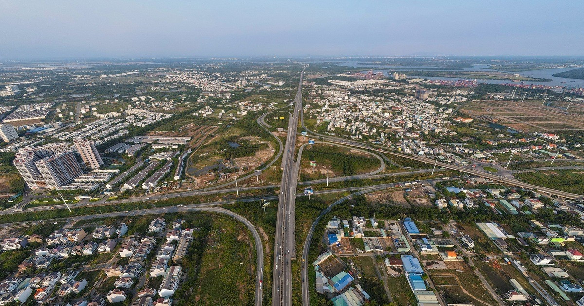 Lãnh đạo TP. HCM yêu cầu thu hồi nhà công sử dụng sai mục đích- Ảnh 1. Lãnh đạo TP. HCM yêu cầu thu hồi nhà công sử dụng sai mục đích- Ảnh 1.