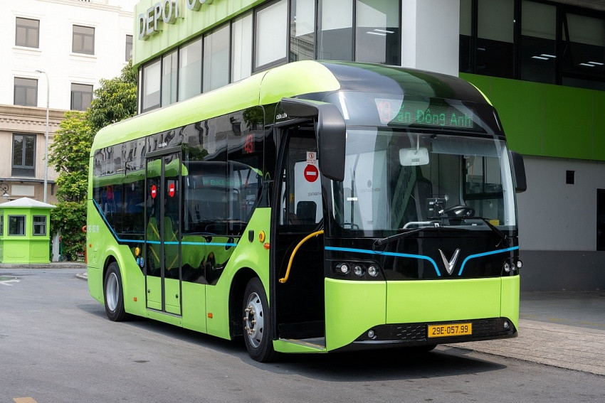 Chính thức triển khai xe buýt điện VinFast kết nối đến nơi đặt siêu dự án của Vingroup