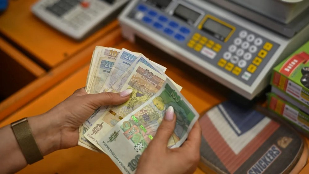 Khu vực đồng euro chuẩn bị chào đón thành viên mới - ảnh 1