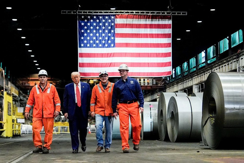 Siêu cường châu Âu ‘thoát hiểm’ phút chót trước đòn thuế của ông Trump - ảnh 1