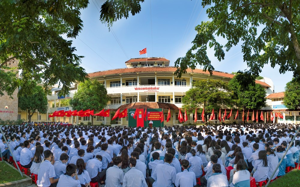 Gần 1.200 thí sinh tranh suất vào trường chuyên có tỷ lệ HSG Quốc gia cao hàng đầu cả nước, lịch sử gần 100 năm có 2.000 giải - ảnh 3