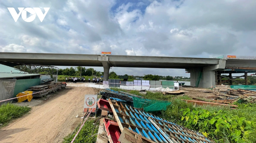Chỉ ít ngày nữa sẽ hợp long cây cầu trọng yếu nối TP. HCM với tỉnh giàu nhất Việt Nam- Ảnh 1. Chỉ ít ngày nữa sẽ hợp long cây cầu trọng yếu nối TP. HCM với tỉnh giàu nhất Việt Nam- Ảnh 1.