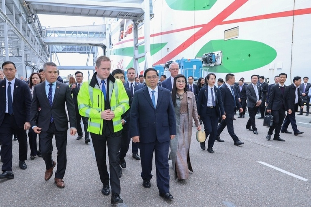 Tháp tùng Thủ tướng Phạm Minh Chính, VIMC (MVN) bắt tay với cảng biển lớn nhất Estonia