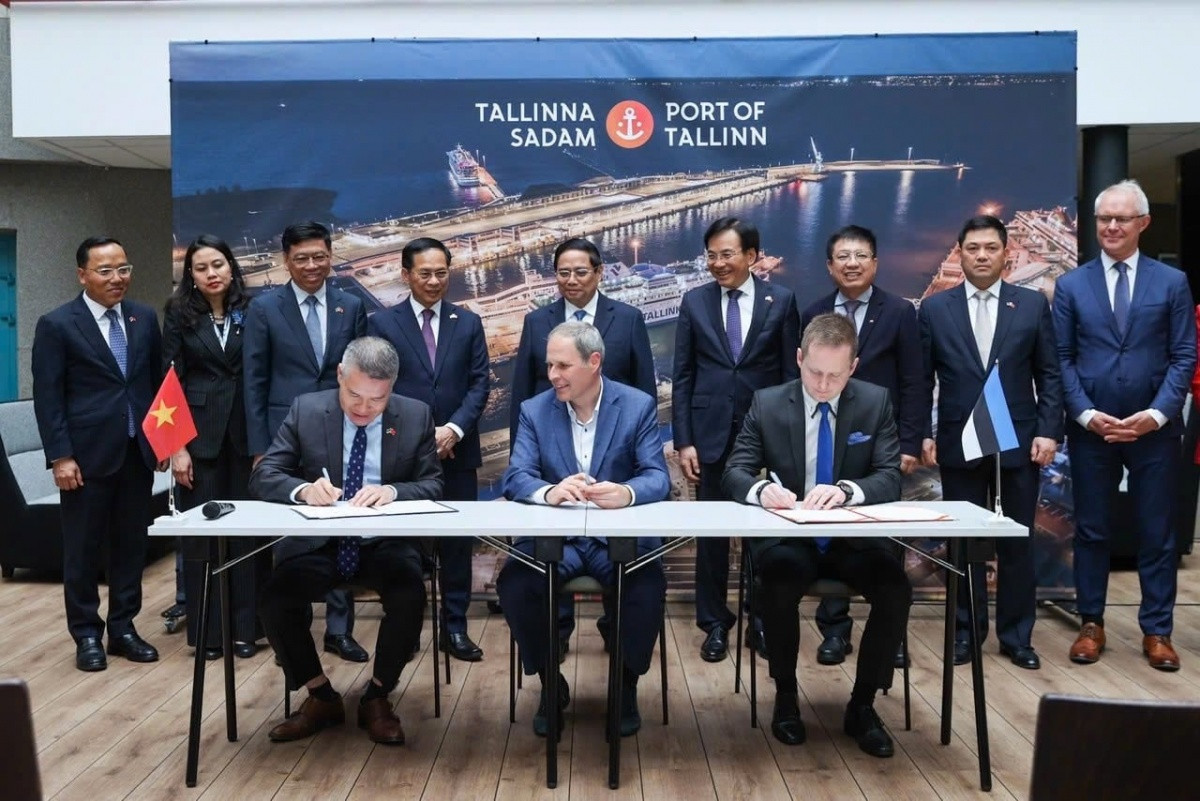 Doanh nghiệp hàng hải lớn nhất Việt Nam vừa ký thỏa thuận quan trọng với cảng biển hàng đầu vùng Baltic