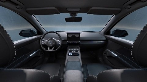 Bắt gặp mẫu MPV VinFast Limo Green lộ diện thực tế sau 3 tháng ra mắt: Giá hấp dẫn, người thiết kế tưởng lạ mà quen
