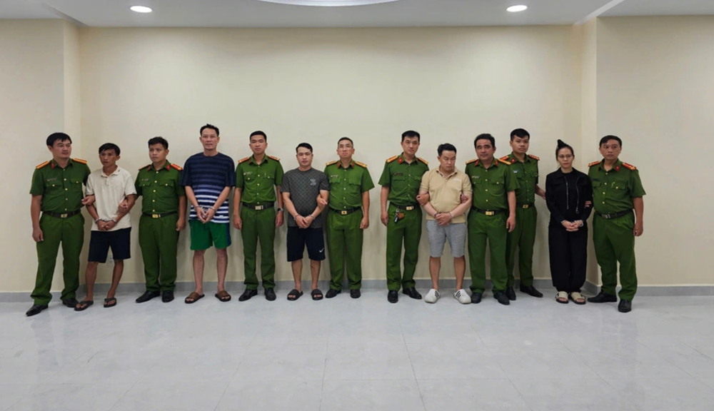 Khám xét khẩn cấp, bắt ‘trùm’ nhớt giả Nguyễn Văn Khánh - ảnh 1