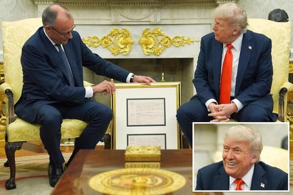 Thủ tướng Đức mang món quà đặc biệt tới Nhà Trắng tặng ông Trump - ảnh 1